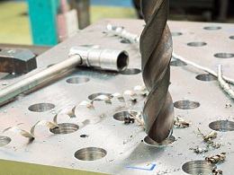 佛山五金沖壓模具廠，立式鉆床操作技巧