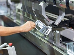 深圳五金沖壓廠，校正工藝特點詳解