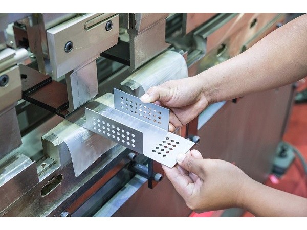 五金沖壓件加工廠，16種沖壓拉伸類型全套解答