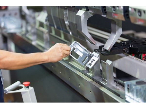 茂名五金沖壓件，剪板機(jī)使用方法詳解-[誠瑞豐]