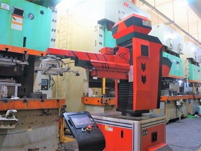 精密沖壓件定制廠-五金沖壓機械手操作6 精密沖壓件定制廠-五金沖壓機械手操作6